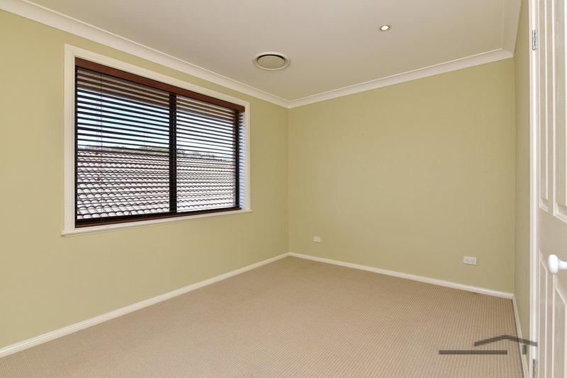 Photo - 8 Atlas Grove , Cameron Park NSW 2285 - Image 7