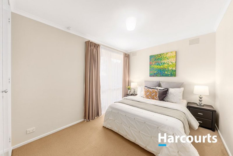 Photo - 8 Attenborough Square, Wantirna VIC 3152 - Image 7