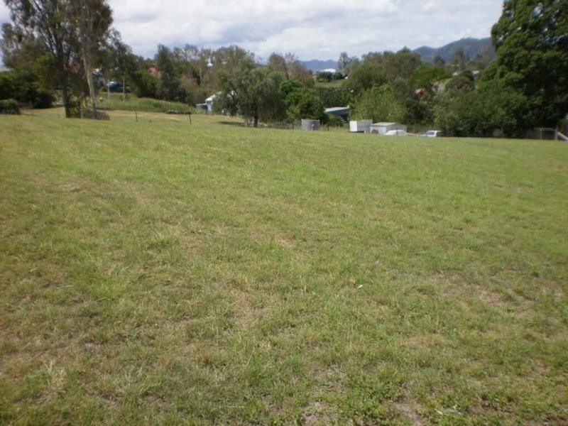 Photo - 8 Atthow Street, Kilcoy QLD 4515 - Image 3