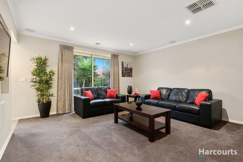 Photo - 8 Augusta Court, Rowville VIC 3178 - Image 11