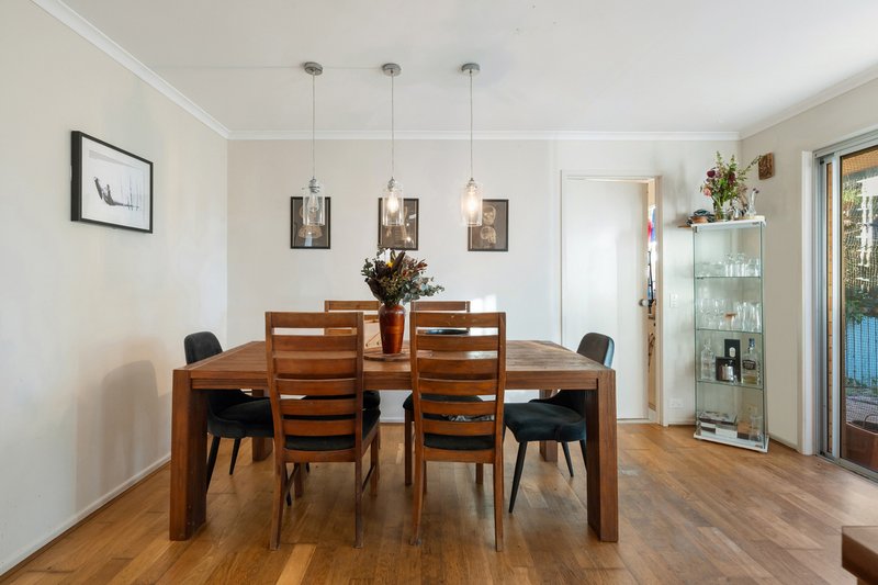 Photo - 8 Augustins Crescent, Petrie QLD 4502 - Image 6