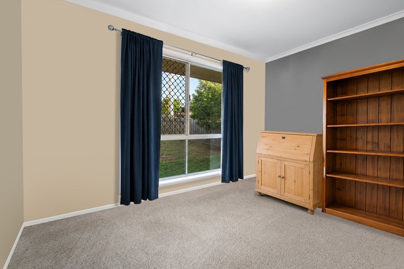 Photo - 8 Augustins Crescent, Petrie QLD 4502 - Image 12