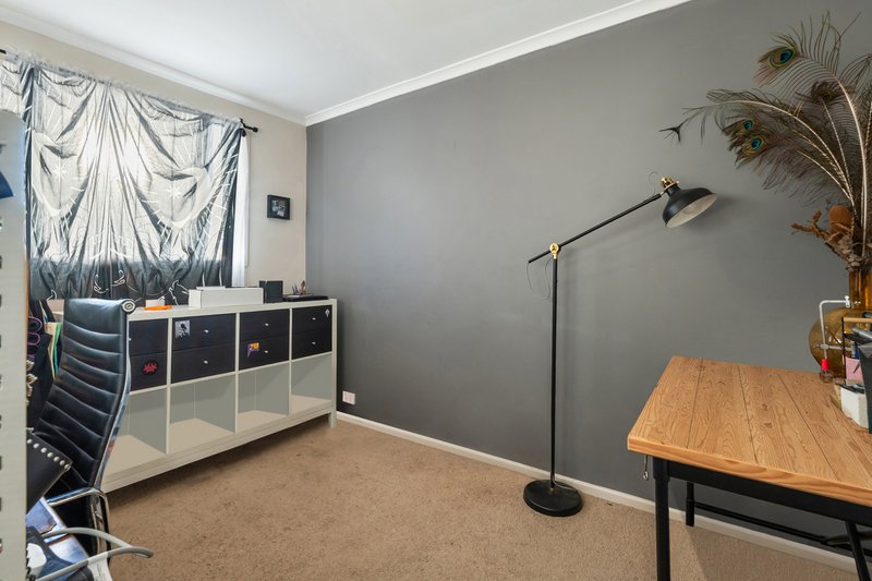 Photo - 8 Augustins Crescent, Petrie QLD 4502 - Image 14