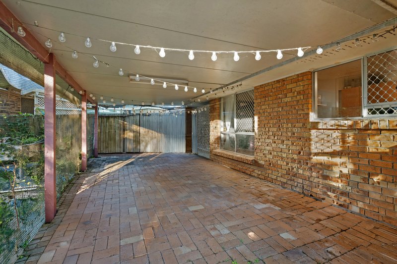 Photo - 8 Augustins Crescent, Petrie QLD 4502 - Image 15