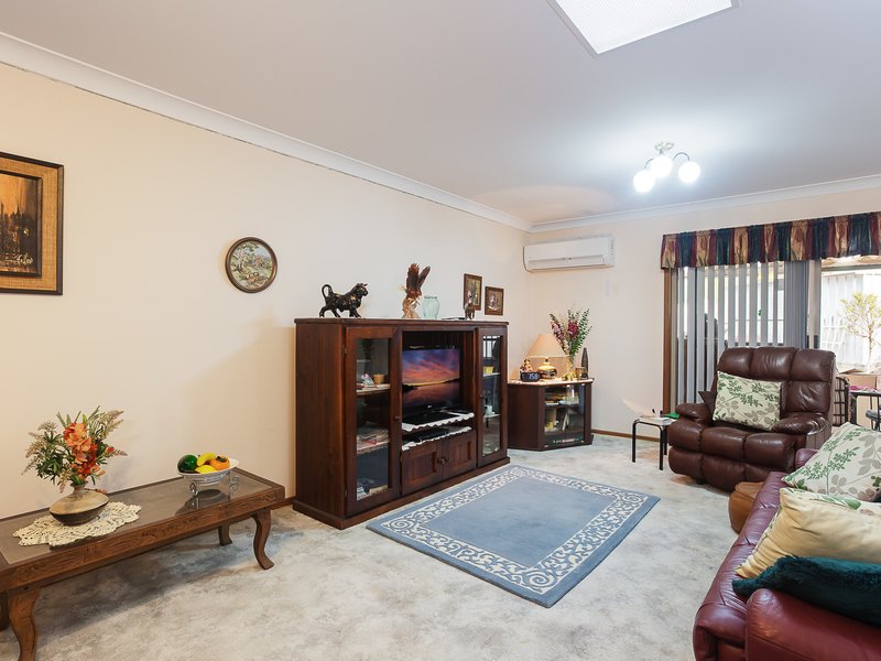 Photo - 8 Aurora Court, Warners Bay NSW 2282 - Image 4