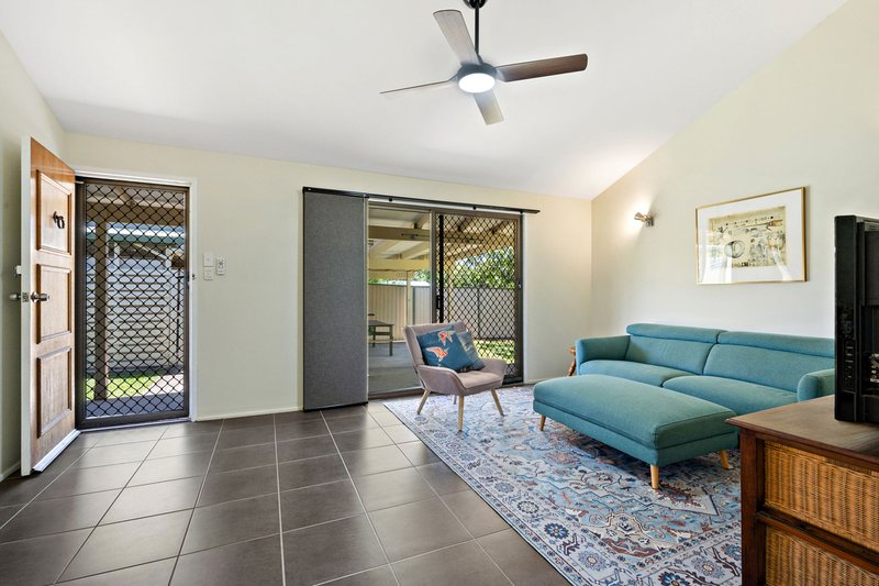 Photo - 8 Avalon Court, Strathpine QLD 4500 - Image 2