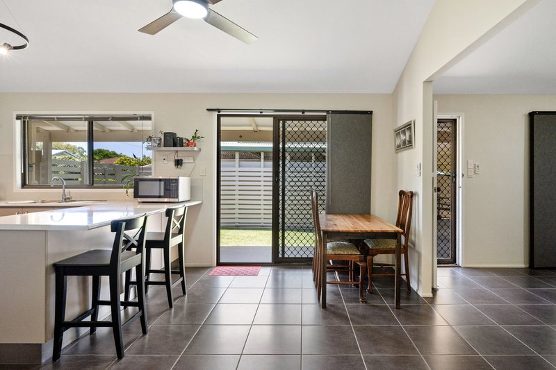 Photo - 8 Avalon Court, Strathpine QLD 4500 - Image 7