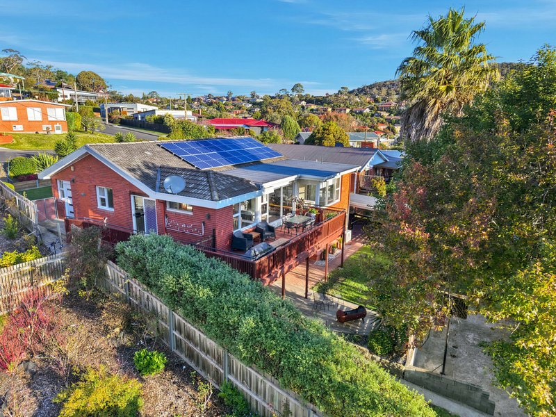 Photo - 8 Avoca Street, Lindisfarne TAS 7015 - Image 1