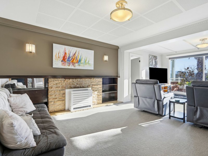 Photo - 8 Avoca Street, Lindisfarne TAS 7015 - Image 4