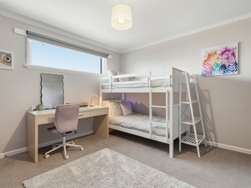 Photo - 8 Avoca Street, Lindisfarne TAS 7015 - Image 13