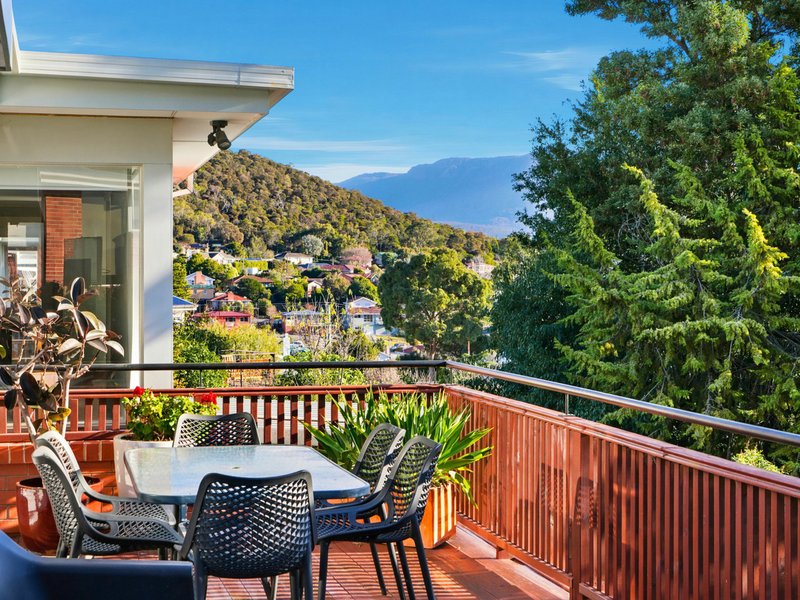 Photo - 8 Avoca Street, Lindisfarne TAS 7015 - Image 24
