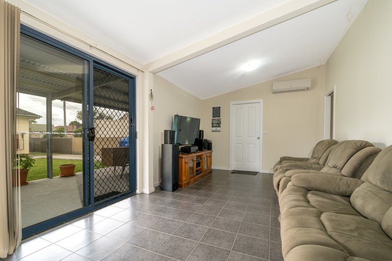 Photo - 8 Avonlea Street, Dapto NSW 2530 - Image 11