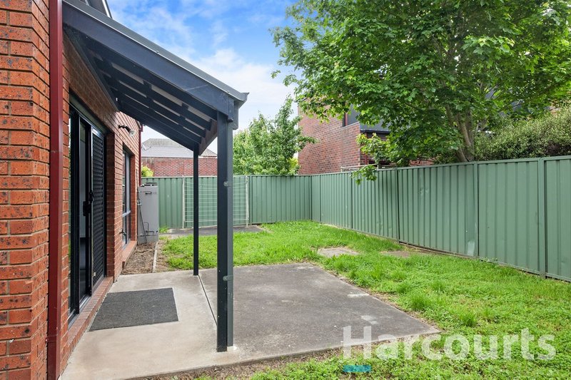 Photo - 8 Ayrvale Avenue, Lake Gardens VIC 3355 - Image 16