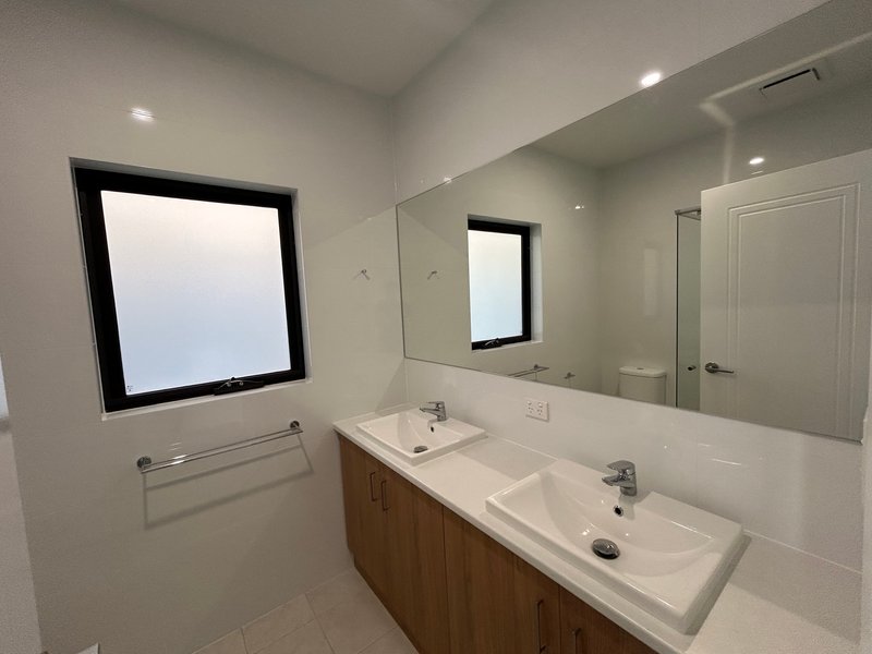 Photo - 8 Azalea Drive, Angle Vale SA 5117 - Image 6