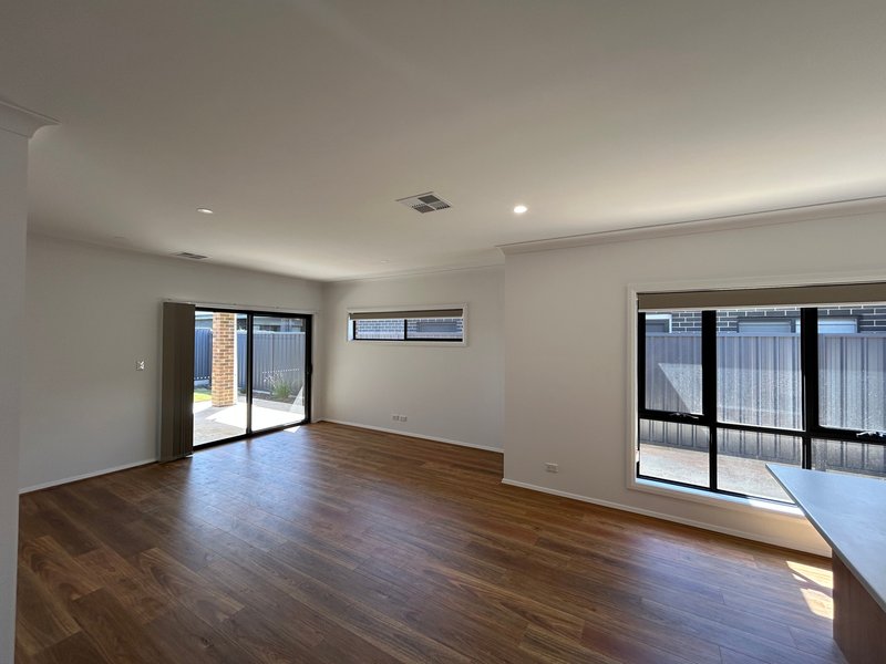 Photo - 8 Azalea Drive, Angle Vale SA 5117 - Image 10