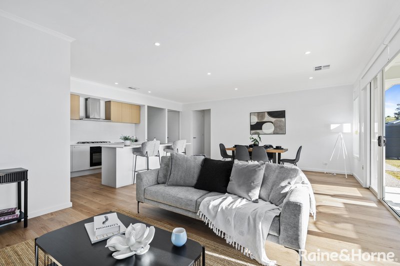 Photo - 8 Badcoe Crescent, Strathalbyn SA 5255 - Image 5