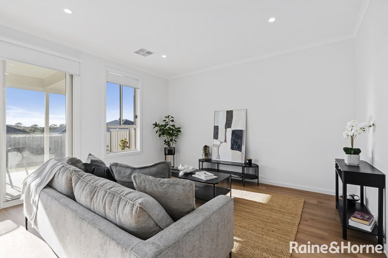 Photo - 8 Badcoe Crescent, Strathalbyn SA 5255 - Image 6