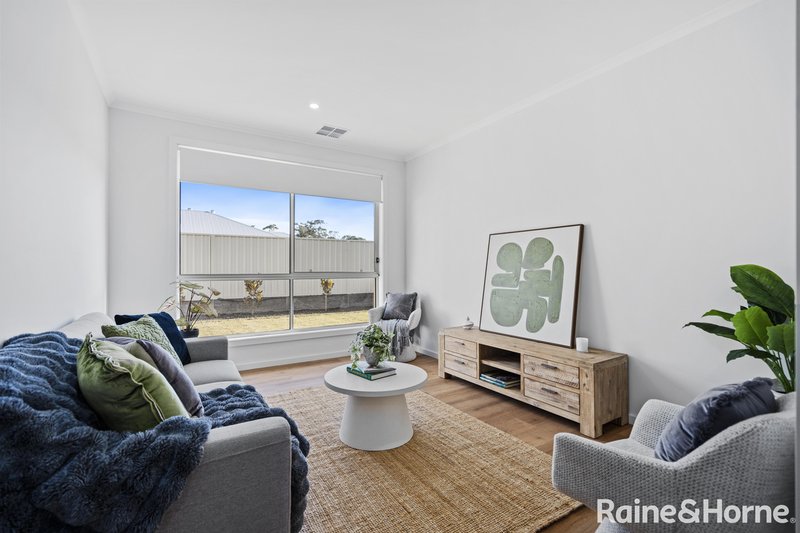 Photo - 8 Badcoe Crescent, Strathalbyn SA 5255 - Image 10