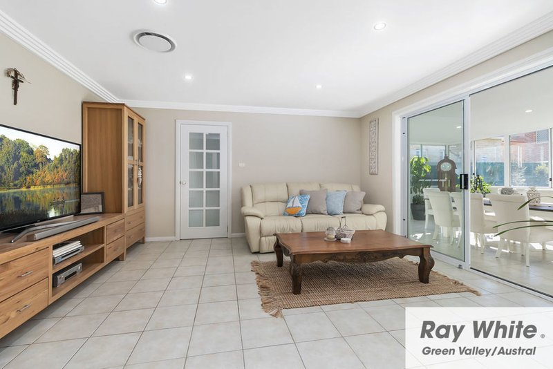 Photo - 8 Badger Place, Green Valley NSW 2168 - Image 4