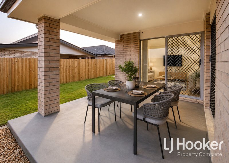 Photo - 8 Bailey Street, Yarrabilba QLD 4207 - Image 11