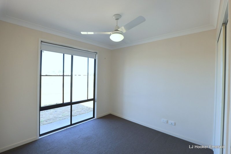 Photo - 8 Baird Street, Emerald QLD 4720 - Image 10