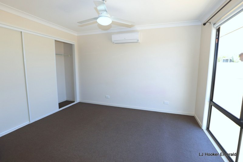 Photo - 8 Baird Street, Emerald QLD 4720 - Image 12