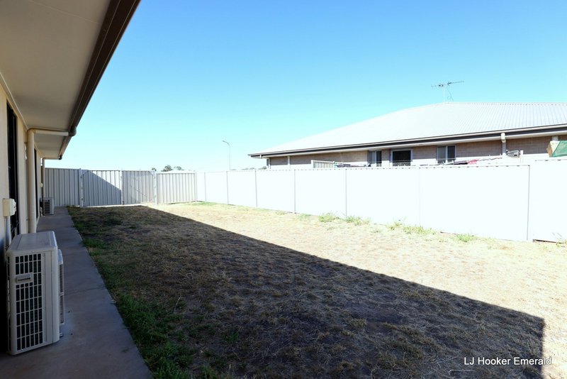 Photo - 8 Baird Street, Emerald QLD 4720 - Image 17