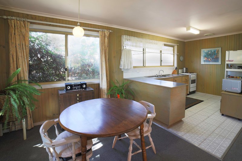 Photo - 8 Baker Street, Tawonga South VIC 3698 - Image 4