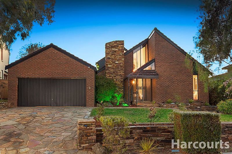 Photo - 8 Balfour Court, Glen Waverley VIC 3150 - Image 4