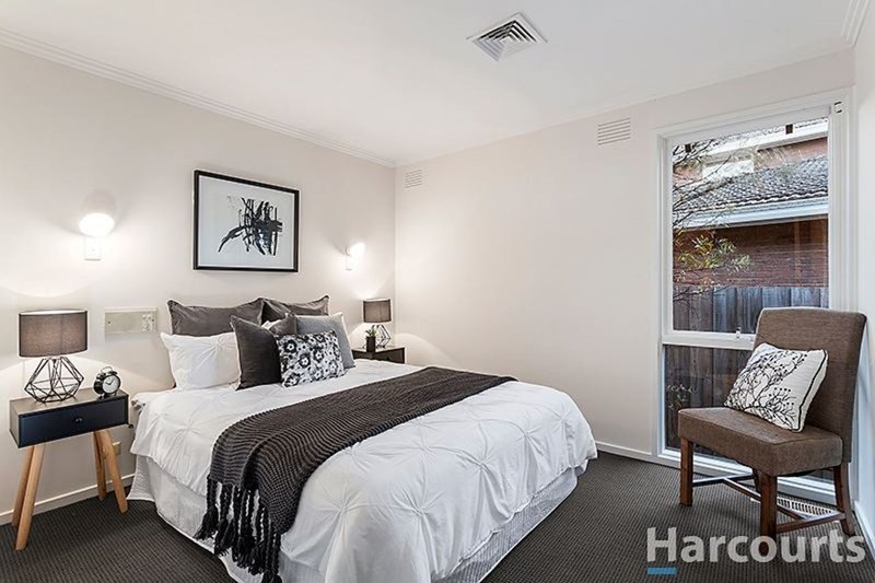 Photo - 8 Balfour Court, Glen Waverley VIC 3150 - Image 10