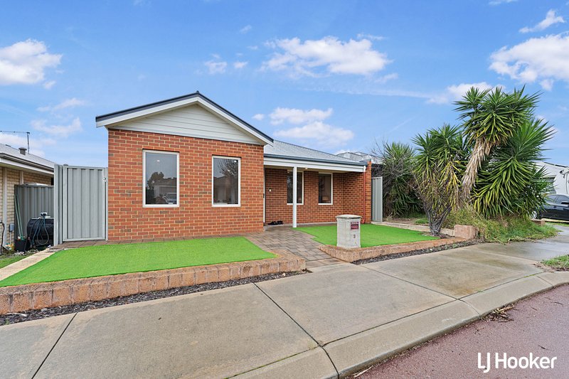 Photo - 8 Balliol Court, Piara Waters WA 6112 - Image 2