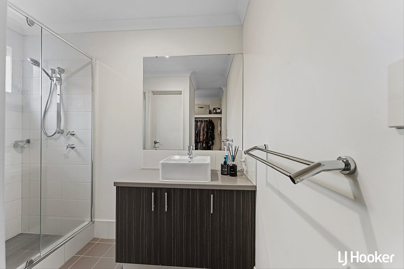 Photo - 8 Balliol Court, Piara Waters WA 6112 - Image 15
