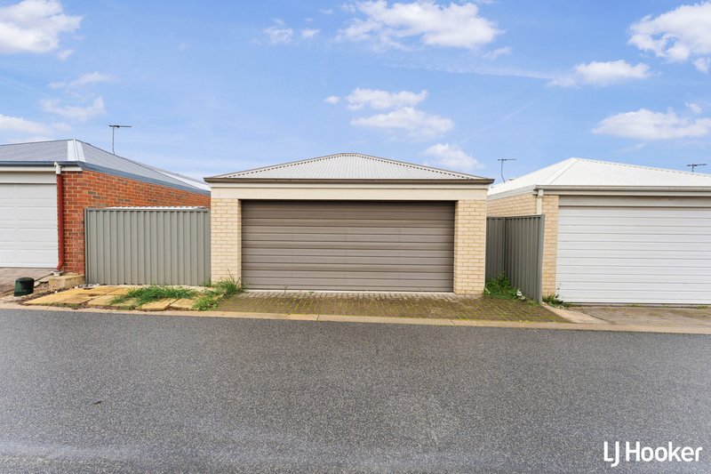 Photo - 8 Balliol Court, Piara Waters WA 6112 - Image 23