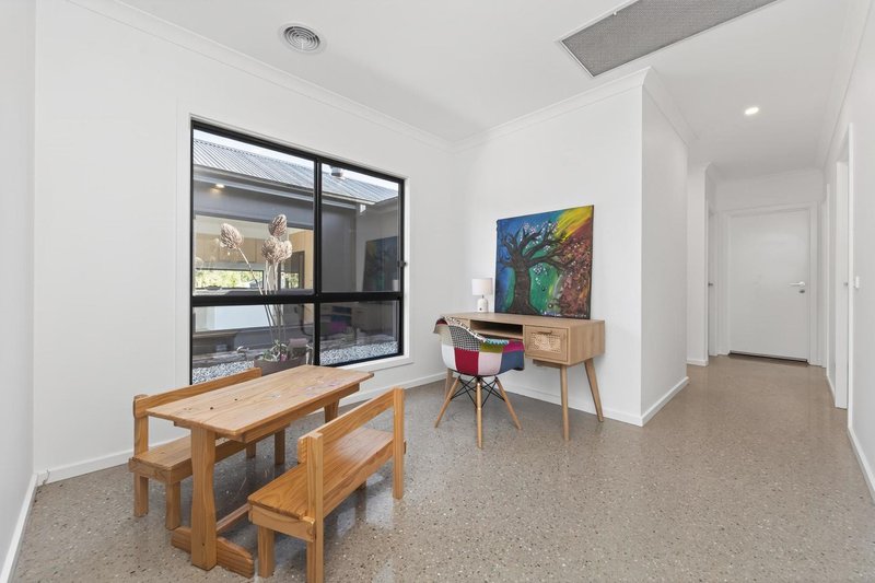 Photo - 8 Banksia Court, Campbells Creek VIC 3451 - Image 8