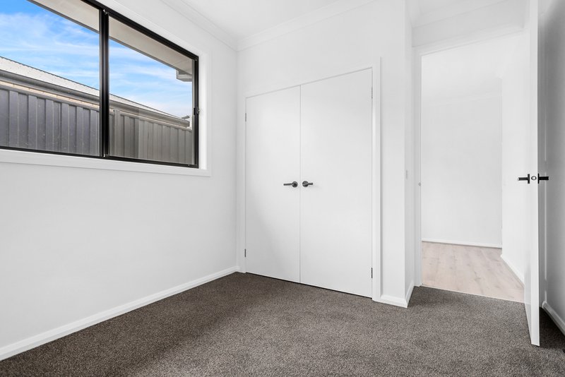 Photo - 8 Bannon Avenue, Sunbury VIC 3429 - Image 7