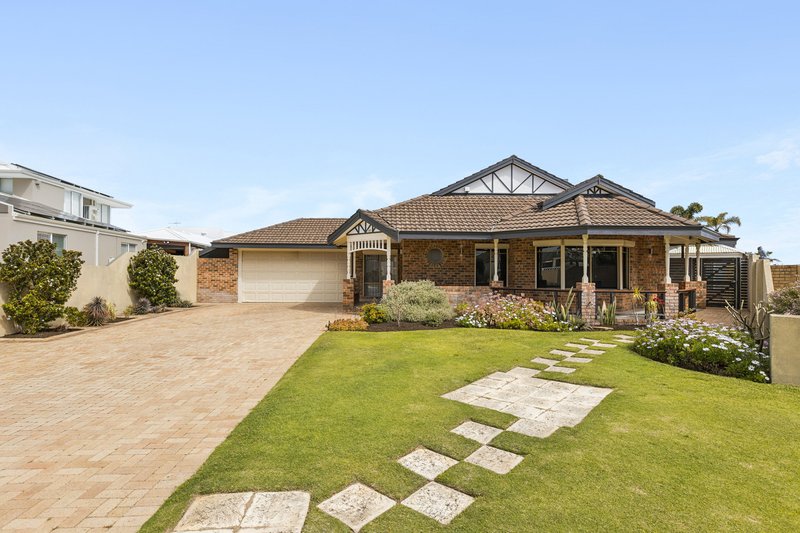 Photo - 8 Bantry Court, Kallaroo WA 6025 - Image 1