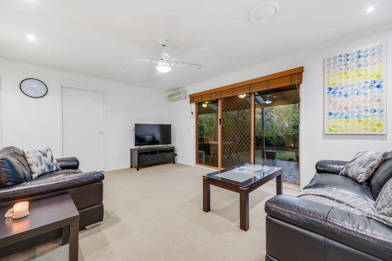 Photo - 8 Barber Court, Berwick VIC 3806 - Image 4