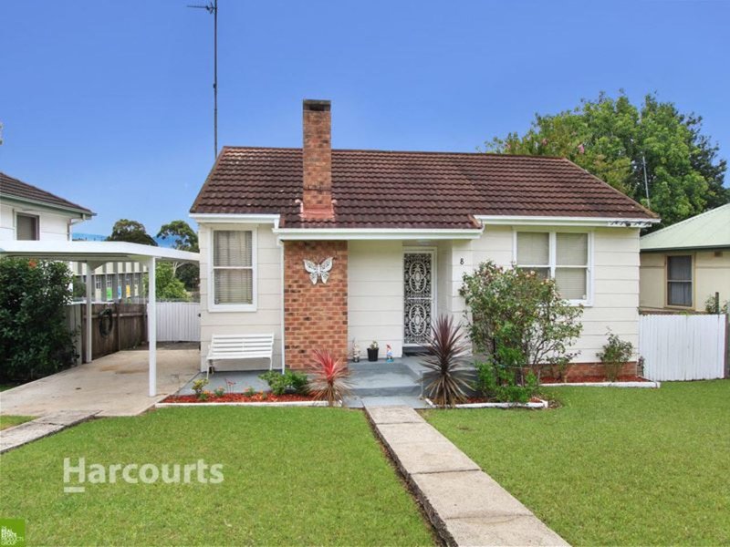 8 Barber Street, Berkeley NSW 2506