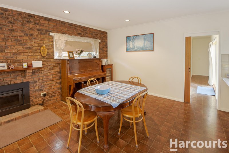 Photo - 8 Barnes Boulevard, Horsham VIC 3400 - Image 6