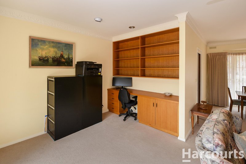 Photo - 8 Barnes Boulevard, Horsham VIC 3400 - Image 8