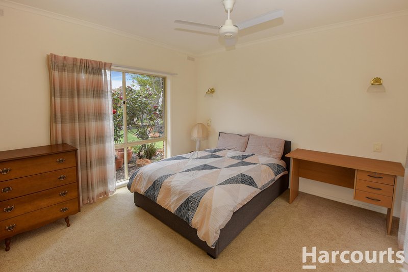 Photo - 8 Barnes Boulevard, Horsham VIC 3400 - Image 10