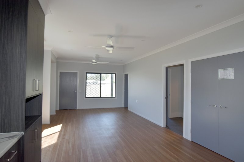 Photo - 8 Barramundi Street, Toolooa QLD 4680 - Image 7