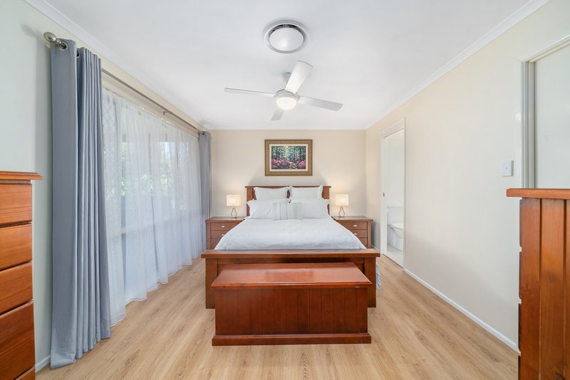 Photo - 8 Barrington Close, Murrumba Downs QLD 4503 - Image 11