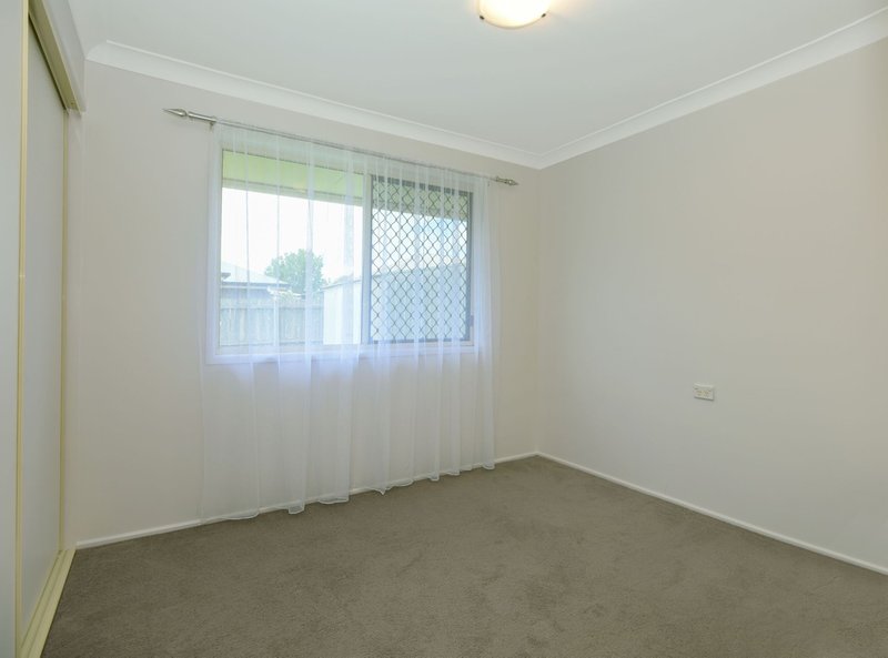 Photo - 8 Barton Street, Middle Ridge QLD 4350 - Image 9