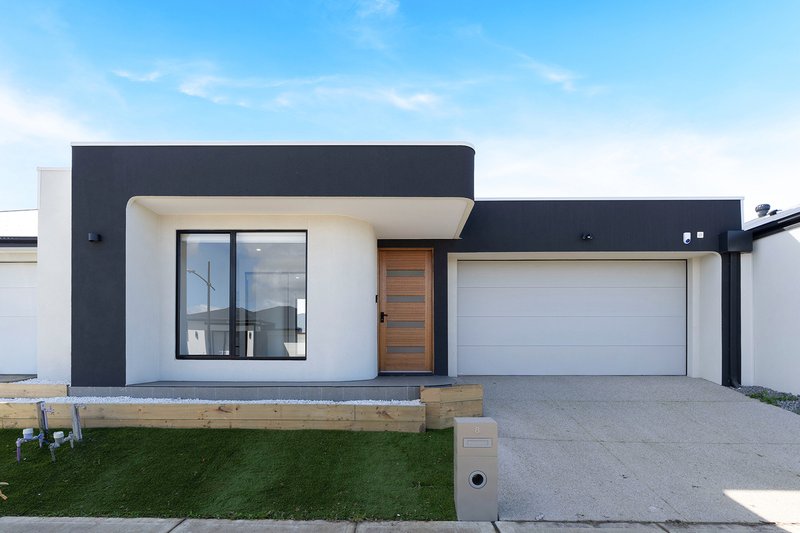 Photo - 8 Basalt Street, Donnybrook VIC 3064 - Image 1