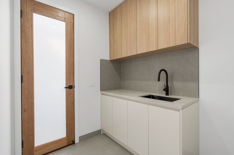 Photo - 8 Basalt Street, Donnybrook VIC 3064 - Image 7