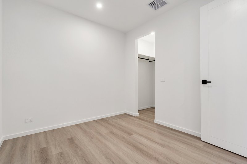 Photo - 8 Basalt Street, Donnybrook VIC 3064 - Image 12