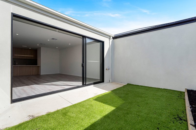 Photo - 8 Basalt Street, Donnybrook VIC 3064 - Image 17