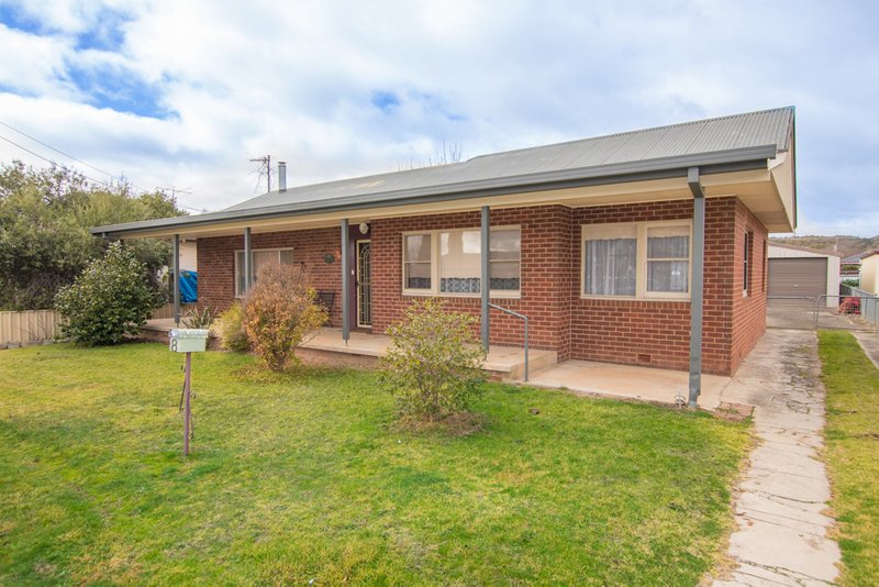 Photo - 8 Bassett Street, Tumut NSW 2720 - Image 2