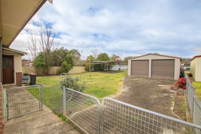 Photo - 8 Bassett Street, Tumut NSW 2720 - Image 3